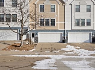 1108 SE Village View Ln, Ankeny, IA 50021