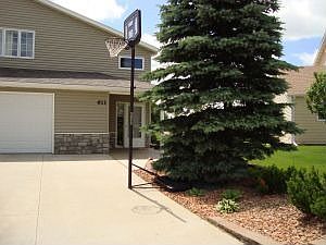 4th image of 611 11th Ave N