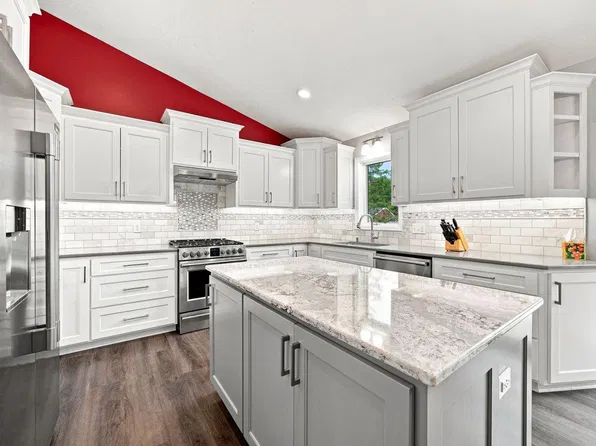 365 Linda Cir, Lino Lakes, MN 55014