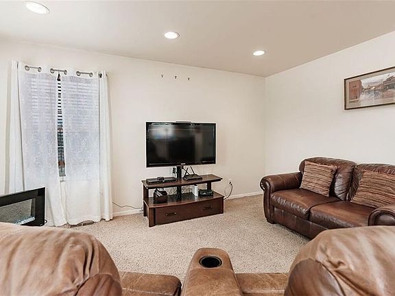 5th image of 3108 Amelia Cir