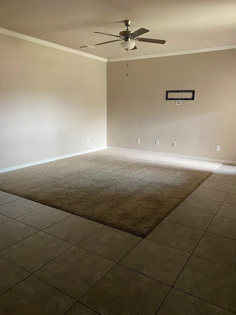 3 bed, 2.0 bath, 1540 sqft, $2,400 — Photo 2