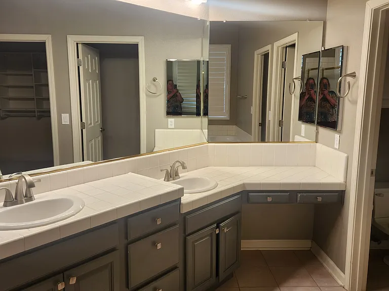 4742 Village Green Pkwy — Photo 24