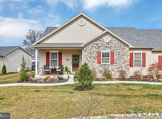 6933 Derrick Dr, Harrisburg, PA 17112