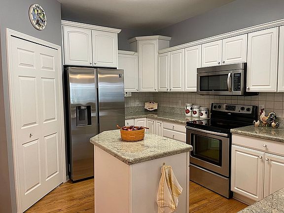 3rd image of 1506 Silverton Ct