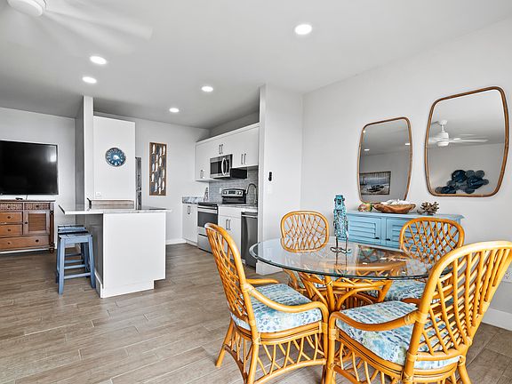 3rd image of 512 Secret Harbor Rd