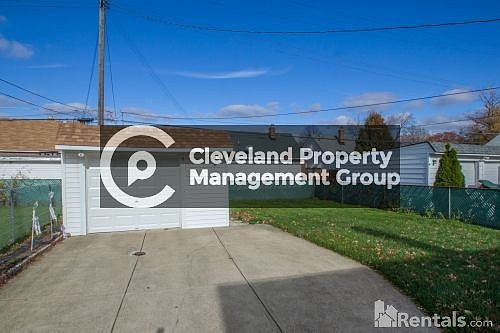 3rd image of 3106 Tuxedo Ave