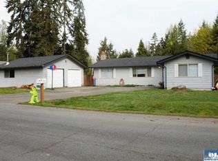 2449 W Hennessy Ln, Port Angeles, WA 98363