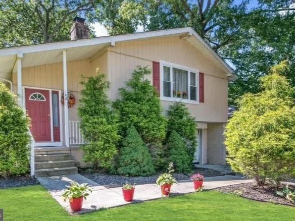 108 Karen Dr, Williamstown, NJ 08094