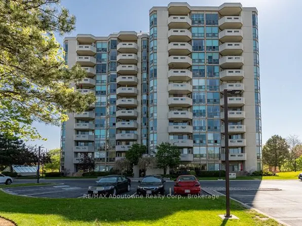 5080 Pinedale Ave #1006, Burlington, ON L7L 5V7