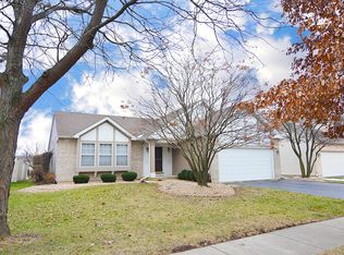 169 Dickens Trl, Elgin, IL 60120