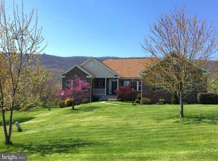 1242 Summerswood Dr, Saint Thomas, PA 17252