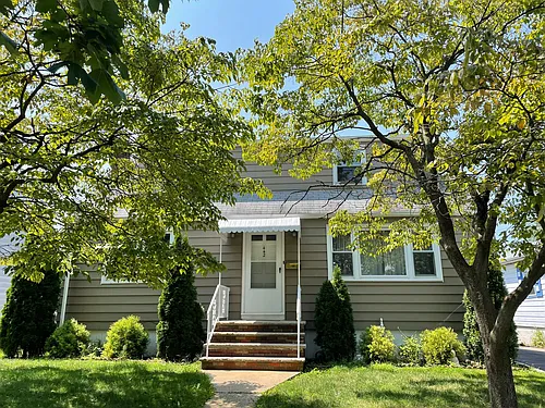 442 Myrtle Ave Photo 1