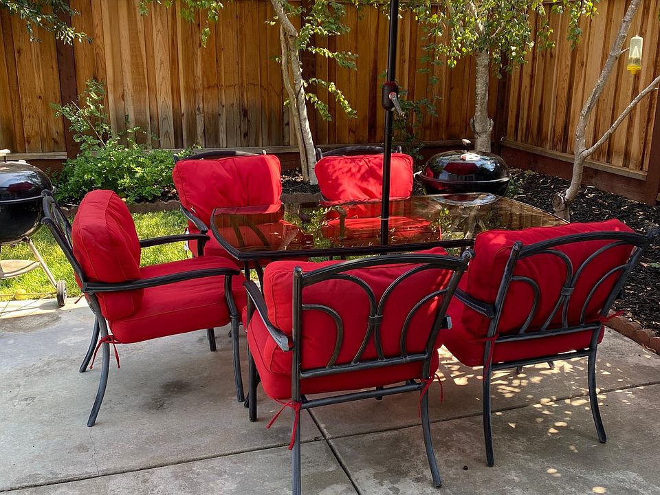 Private dining in backyard