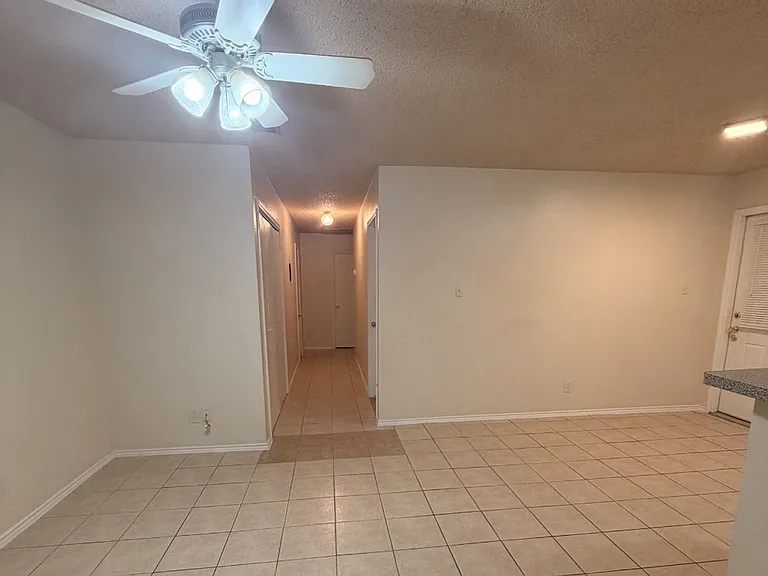 810 W Olmos Dr — Photo 15