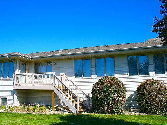 Spacious Back Yard