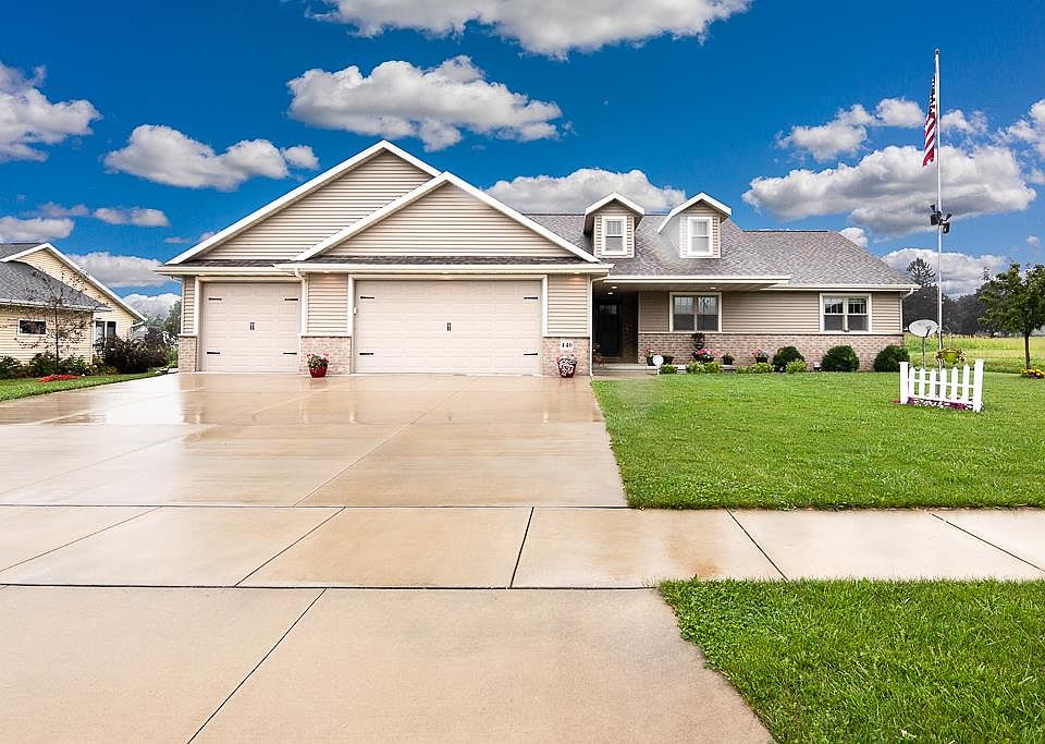 1st image of 440 Country Ln