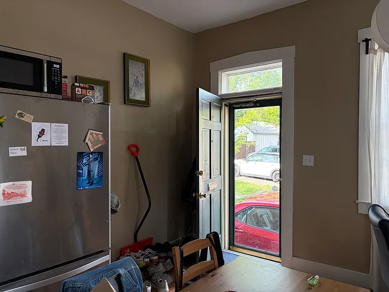 547 S Lazelle St #547 — Photo 2