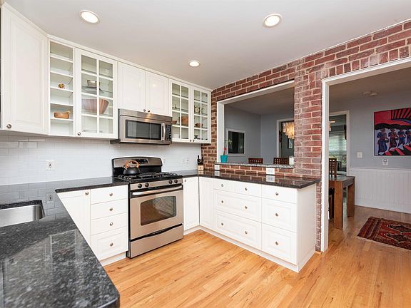 5th image of 609 S Henry St