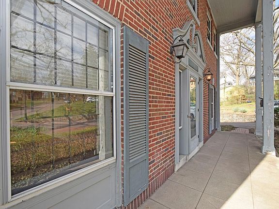 2nd image of 3443 Manor Hill Dr