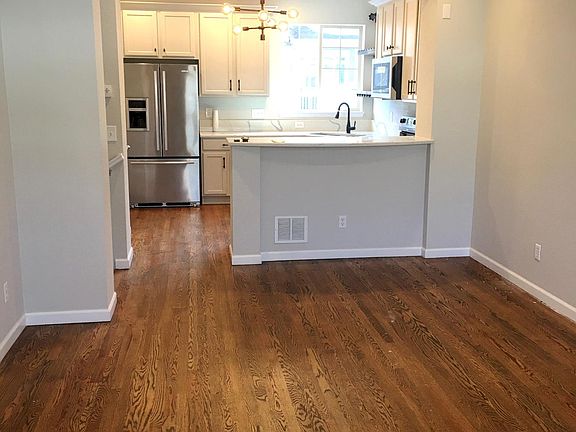 Living room (without furniture)