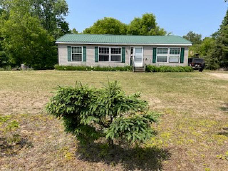 3679 N Lakeshore Rd, Deckerville, MI 48427 MLS 154230029 Zillow