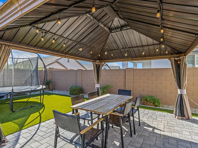 14233 W Cottontail Ln — Photo 15