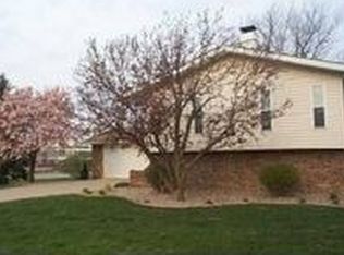 9260 Marquette St, Saint John, IN 46373