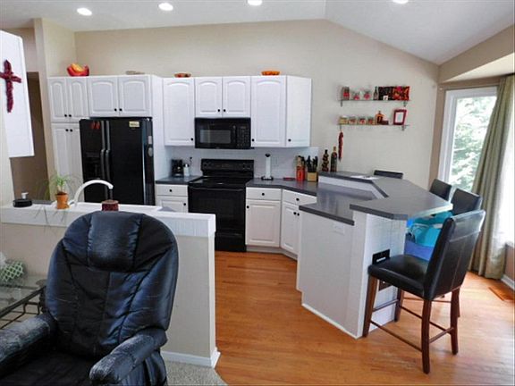 5th image of 1209 Bentwood Ct