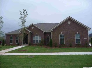 25 Wax Ln, Huntsville, AL 35824