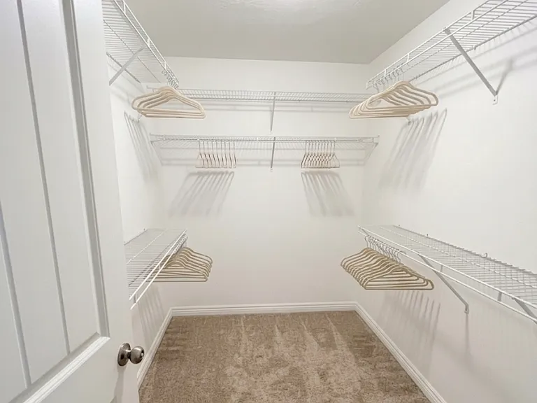 4136 Pullman Cir — Photo 2
