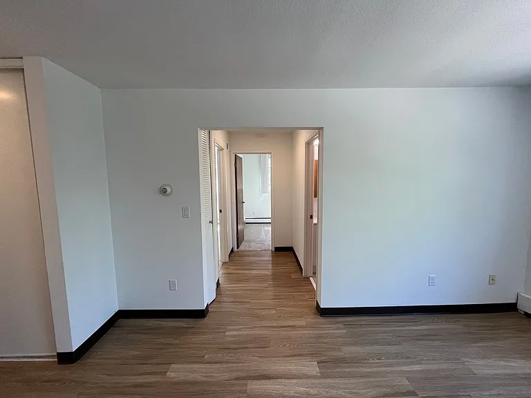 2832 Humboldt Ave S — Photo 15