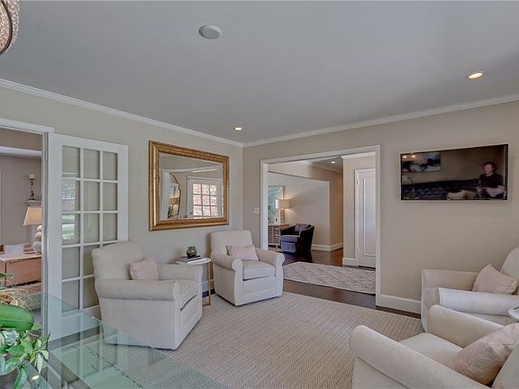 5th image of 3009 Pelham Dr