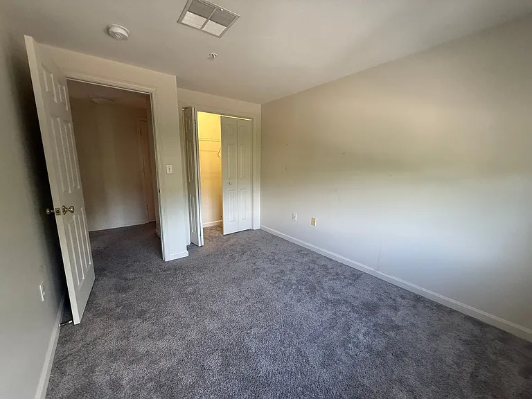 Pondsview Apartments — Photo 20