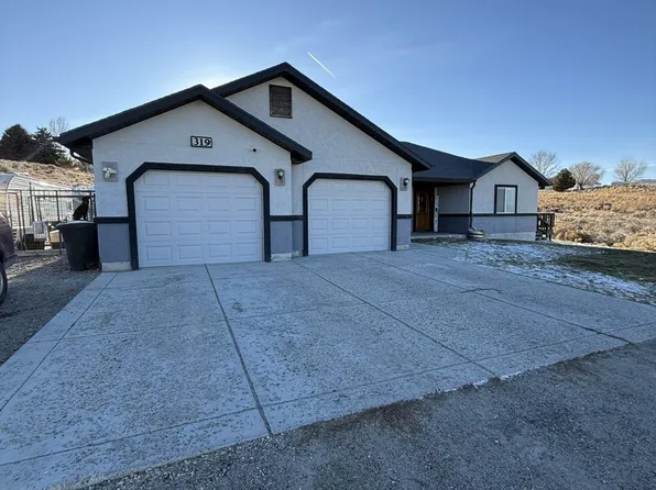 319 Country Club Pkwy, Spring Creek, NV 89815