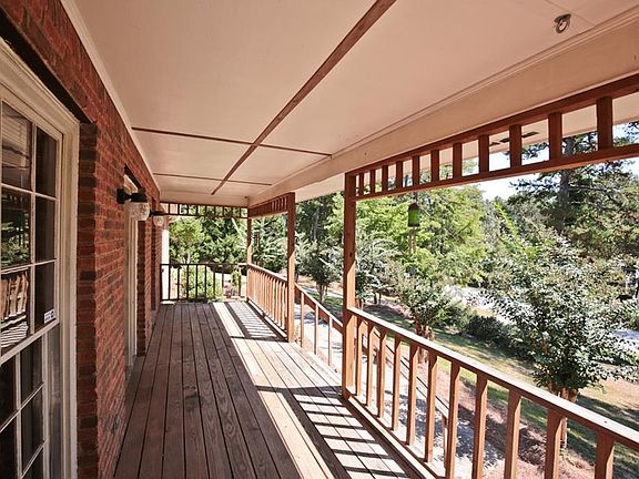 4th image of 2126 Kings Mountain Dr NE