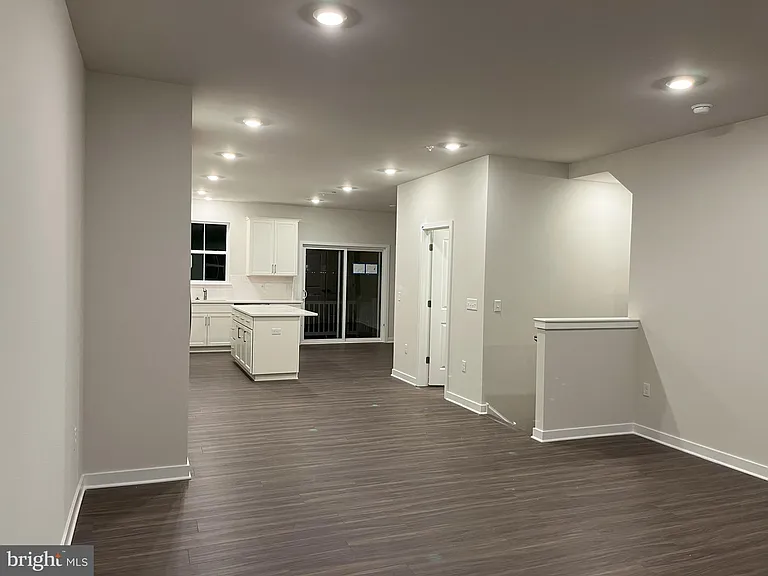507 Titanium St — Photo 36