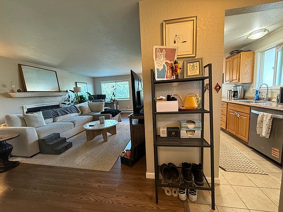 4th image of 4752 Delridge Way SW #1