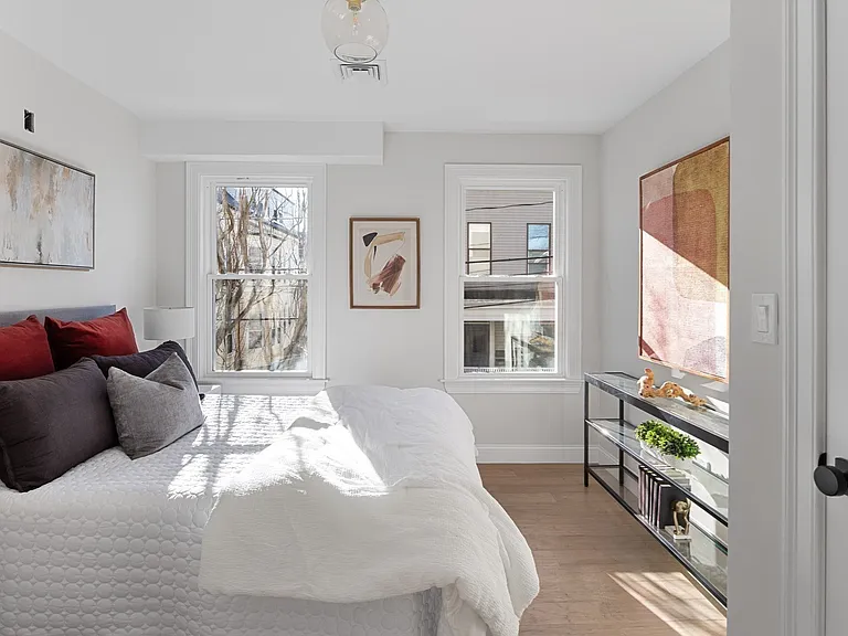 19 George St #2 — Photo 10