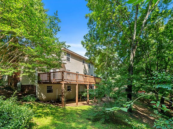 4th image of 7830 Cove Ridge Dr