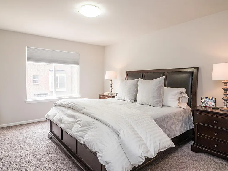 large bedrooms with walk in closets