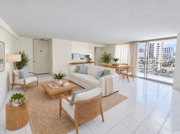 222 Liliuokalani Ave APT 1303, Honolulu, HI 96815
