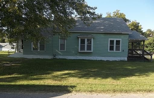 2nd image of 1529 S Malcolm Ave