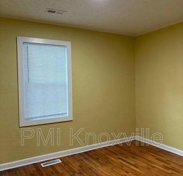 2340 Boxwood Ln — Photo 16
