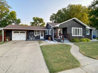449 N Lynn Dr, Le Mars, IA 51031