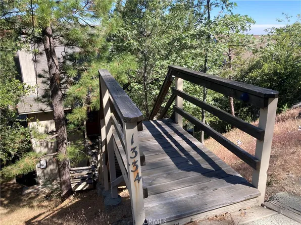 1334 Saint Anton Dr, Lake Arrowhead, CA 92352
