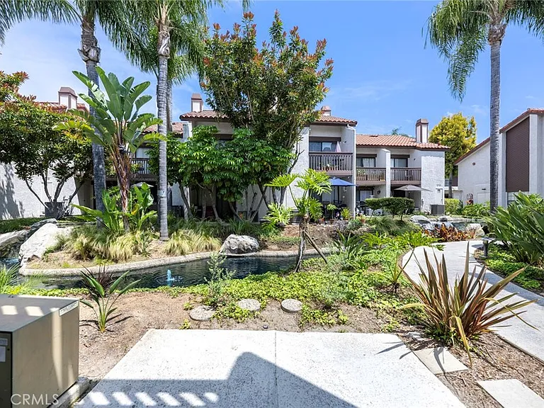 319 Molokai Dr — Photo 15