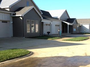 2704 Berns Dr, Urbana, IL 61802