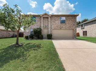 906 Bayshore Dr, Mansfield, TX 76063