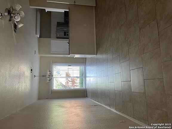 3rd image of 4115 Saint Charles