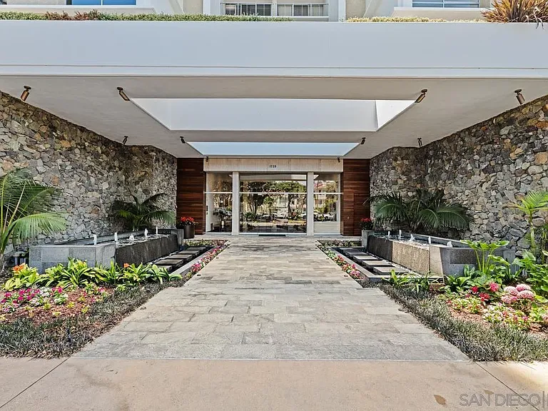 1720 Avenida Del Mundo #1501 — Photo 33